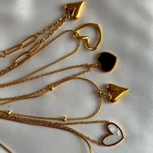 Collier pendentif cœur en acier inoxydable plaqué or 18 carats hypoallergénique, maillons épais, personnalisé, vente en gros, pour femmes - Product Image 1