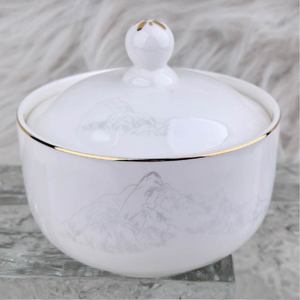 Vajilla de Porcelana Fina de Grado Hotelero, Juego Completo |   Porcelana con Diseño de Montaña en Tono Gris Claro y Borde Dorado Fino para Banquetes de Hotel - Product Image 1
