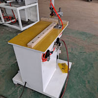 Machine de fabrication de portes en bois