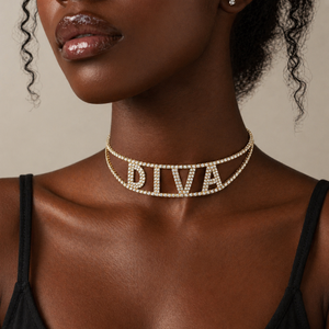 Collier ras du cou élégant avec logo DIVA et strass, motif grec Delta Sigma Theta, pour sororité 1913 - Product Image 1