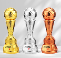 2025 Résine Événement Sportif Mondial Populaire Grande Taille 60cm Football Basketball Trophée Logo Personnalisé Football Trophées Médaille Prix Coupe