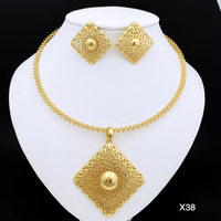 Ensemble de collier et boucles d'oreilles tendance pour femmes, élégant, plaqué or 18 carats, pendentif en forme de diamant, boucles d'oreilles, ensemble de 3 pièces, bijoux