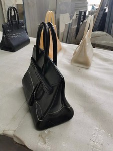 Desain Modern Mewah Patung Batu Marmer Hitam Nero <span class=keywords><strong>Marquina</strong></span> Kerajinan Tangan Seni Patung Marmer Model Tas untuk Dekorasi Villa Hotel - Product Image 4