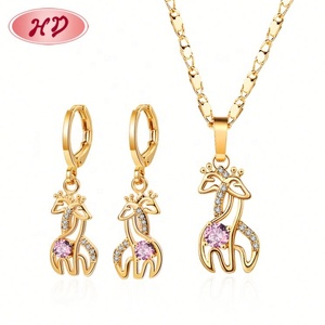 Conjunto de Joyería de Boda Chapado en Oro de 18K con Circonita Cúbica de Jirafa para Mujer, Collar con Colgante de Animal y Pendientes Colgantes a Juego, de Moda - Product Image 4