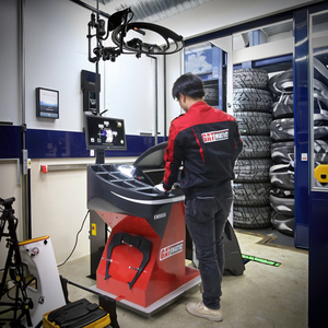 GATmatic Professional 220V Manual Tyre Balancer 10"-24" Universal 3D LCD Wheel Balancing <b>Machine</b> 1g Precision 80kg Capacity - Product Image 6