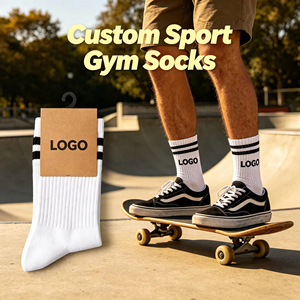 Chaussettes de sport personnalisées de qualité supérieure avec lettres blanches – Chaussettes mi-mollet personnalisées pour hommes en coton brodé pour la gym et le skateboard - Product Image 2