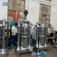 Automatische koude cacaobonenpersmachine voor het persen van olijfolie, sojaboonolie, walnootolie en cacaoolie; een tool voor de oliefagotist.