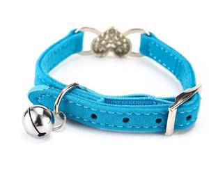 Collar de gato con diseño de corazón de diamante de lujo, Collar elástico de ante suave para perro y gato, accesorios para mascotas, Collar con campana - Product Image 4