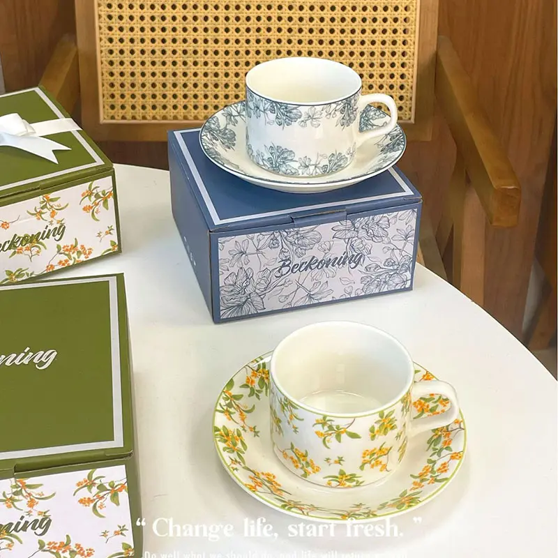 आईएनएस नॉर्डिक फ्रेंच विंटेज फूल सिरेमिक कॉफी मग और तश्तरी सेट हल्के लक्जरी दोपहर चाय कप सेट