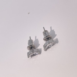 ต่างหูแบบติดหูทรงมาร์ควิส ประดับเพชรซิคอน ชุบทองเหลือง ดีไซน์คลาสสิก เรียบหรู ทันสมัย สำหรับผู้หญิง จาก Tianyu Gems - Product Image 1