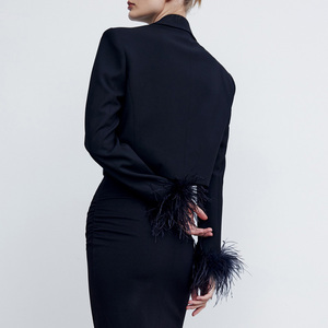 Trajes de mujer <span class=keywords><strong>Blazer</strong></span> formal negro elegante con puños de piel de pluma de avestruz - Product Image 4