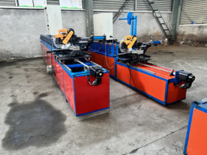 Máquina formadora de puerta de persiana enrollable en frío con componentes de núcleo de motor y cojinete para máquina enrolladora de puerta de uso de techo - Product Image 2