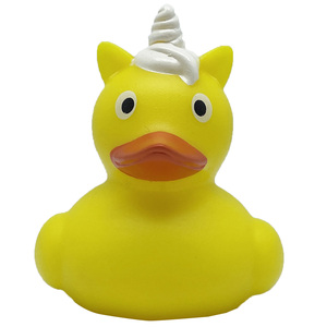 Patitos de Goma de Plástico Personalizados OEM, Surtidos, con Sonido, para Baño, Navidad, Pirata, Venta al por Mayor - Product Image 4