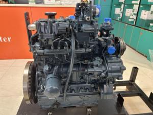 Kubota V3800 original a estrenar, conjunto de motor diésel completo, número de pieza 1J554-00001 CJE0987, 49,2 kW, 2500RPM - Product Image 4