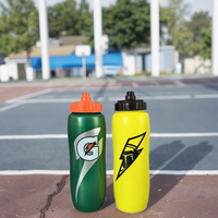 Bouteille de cyclisme écologique en plastique sans BPA de haute qualité, design classique, légère, à boire directement, applicable 24-36 heures