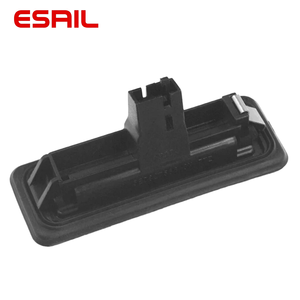 Poignée de coffre arrière avec lampe 5E0827566 5E0-827-566 pour <span class=keywords><strong>Skoda</strong></span> <span class=keywords><strong>Fabia</strong></span> - Product Image 3