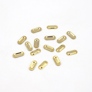 Pièces de quincaillerie métalliques estampées sur mesure : clips, serres, supports, fixations pour meubles, éclairage et articles ménagers - Product Image 3