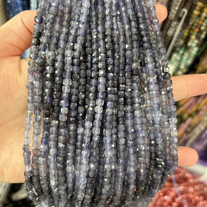 ไอโอไลต์ไล่สี