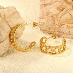 New Personalised Wholesale 18K Gold Plated Hollow Heart <b>Hoop</b> Earrings <b>Fashion</b> Stainless Steel <b>Fashion</b> <b>Hoop</b> <b>Earings</b> for Women - Product Image 5