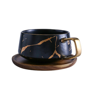 <span class=keywords><strong>Tazza</strong></span> da <span class=keywords><strong>Caffè</strong></span> in Ceramica Opaca Stile Giapponese con Motivo Marmorizzato Bianco e Nero, Manico Dorato e Piattino - Product Image 6
