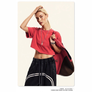 T-shirt Crop Top <span class=keywords><strong>Oversize</strong></span> Personalizzata 230gsm, Vestibilità Casual, Lavaggio Acido, per Uomo e <span class=keywords><strong>Donna</strong></span> - Product Image 3
