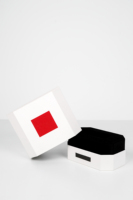Boîte cadeau rigide octogonale blanche personnalisée avec étiquette rouge, emballage recyclable, taille et logo personnalisés
