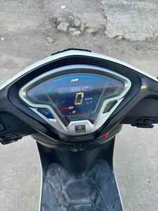 Motocicleta <span class=keywords><strong>Honda</strong></span> Yujia110 Usada, Motocicleta de Carreras a Gasolina China para Desplazamientos Urbanos con Características de Scooter de Pedales, Scooters a Gasolina - Product Image 6