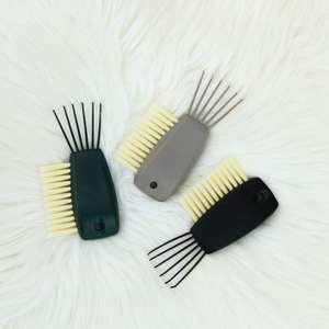 Peines de plástico multifuncionales de moda, cepillo de limpieza, cepillo de pelo de cerdas de nailon de doble propósito, herramienta de depilación para cepillos - Product Image 6