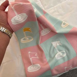 Serviette de golf ultra douce en microfibre de polyester avec impression par transfert thermique pour une absorption et une durabilité maximales - Product Image 4