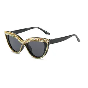 Wholesale Oversized New Design Small Triangle 2023 Sunglasses Cat Eye Rhinestone Diamond Optical Unisex Sunglasses