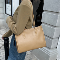Fabriqué en Chine, peut OEM grande capacité unique épaule fourre-tout en cuir de vachette sac pour femmes en cuir véritable sous les bras navettage sacs à main