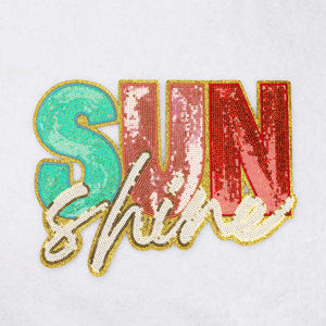 Venta al por mayor de parches de letras bordadas personalizados bonitos diseño de Sol de vacaciones de verano con <span class=keywords><strong>lentejuelas</strong></span> en la ropa con forma de letra inglesa - Product Image 5