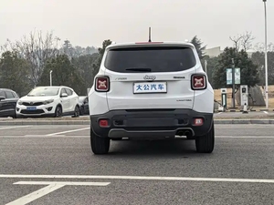 <span class=keywords><strong>Jeep</strong></span> <span class=keywords><strong>Renegade</strong></span> 2016-2018 Usata con Personalizzazione Interni, SUV con Touchscreen Connesso ad Alta Specificità - Product Image 5