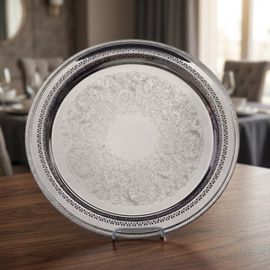 Plateau de service rond multifonctionnel en acier inoxydable et laiton, design contemporain, pour la restauration, les événements et la maison, idéal pour servir plats et boissons - Product Image 1