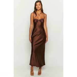 Vestido Maxi Holgado y Elegante con Tirantes Marrones, Cintura Ajustada, Busto Ajustable y Detalles de Encaje - ¡Oferta! - Product Image 4