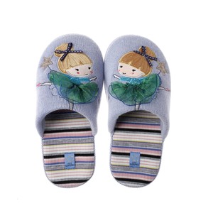 CORIFEI Nuovi Pantofole Invernali di Design Super Calde Carine con Cartoni Animati per Bambine Leggere Antiscivolo Moda Trendy per Uso Interno - Product Image 1