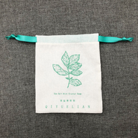 Petite pochette en mousseline de coton à cordon personnalisable, sac cadeau réutilisable écologique avec logo imprimé pour petits cadeaux