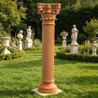 Colonne romaine moderne en marbre naturel rouge massif pour jardin extérieur et escalier