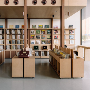 Vitrine moderne en bois de chêne massif avec casier à vin Mobilier de bar pliable pour la maison pour le centre commercial