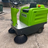 Balayeuse de voirie électrique autoportée rechargeable pour le nettoyage des feuilles et des poussières dans les jardins