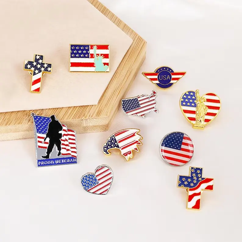 Design personalizzato USA Stati Uniti bandiera distintivo della bandiera del giorno nazionale bandiera americana risvolto duro smalto morbido spille