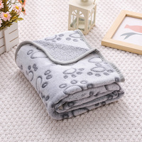 Tapis de voyage imperméable et antidérapant pour chien, design personnalisé, motif pattes mignonnes, en polaire jacquard et flanelle, pour chien et chat, en stock