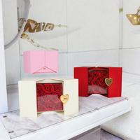 Vente en gros de 9 à 16 roses éternelles préservées, boîte cadeau de luxe carrée avec bordure dorée, cadeau souvenir pour la Saint-Valentin pour elle, longue durée
