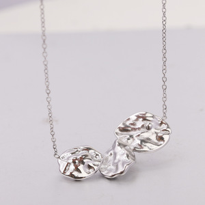 Collar de Acero Inoxidable con Diseño de Pétalos Irregulares, Estilo Europeo Americano, Joyería con Forma de Planta para Uso Diario - Product Image 5