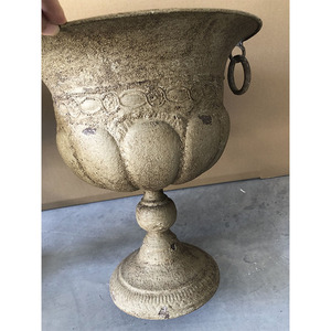 Maceta Dorada de Metal con Soporte para Plantas de Hogar y Jardín - Product Image 6