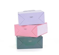 Sacs en papier de luxe personnalisés rose, noir et blanc, pour Noël, petits sacs cadeaux miniatures avec impression de votre propre logo, haute qualité, moins chers