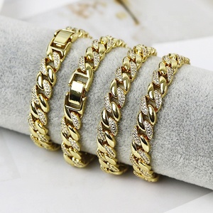 Vente en gros de bracelets en laiton pour femmes, accessoires de chaîne vintage plaqués or 18 carats de haute qualité avec CZ charmants - Product Image 4