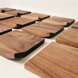 Posavasos Cuadrado de Madera Maciza, Nogal Negro/Haya, Aislante del Calor, Portavasos, Ecológico - Product Image 1