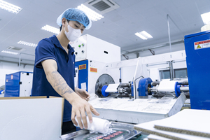 Bolsas de Basura con Fondo Sellado de 12-16 Galones en Rollo Perforado, Bolsas de Basura Transparentes de HDPE para Cocina, para Residuos Domésticos - Product Image 6