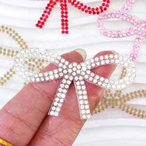 แผ่นแปะโบว์เล็กประดับเพชร ขนาดเล็ก 3*5.7 ซม. สีชมพูแดงเงา แบบติดเอง สำหรับตกแต่งเสื้อผ้าและกระเป๋า - Product Image 5